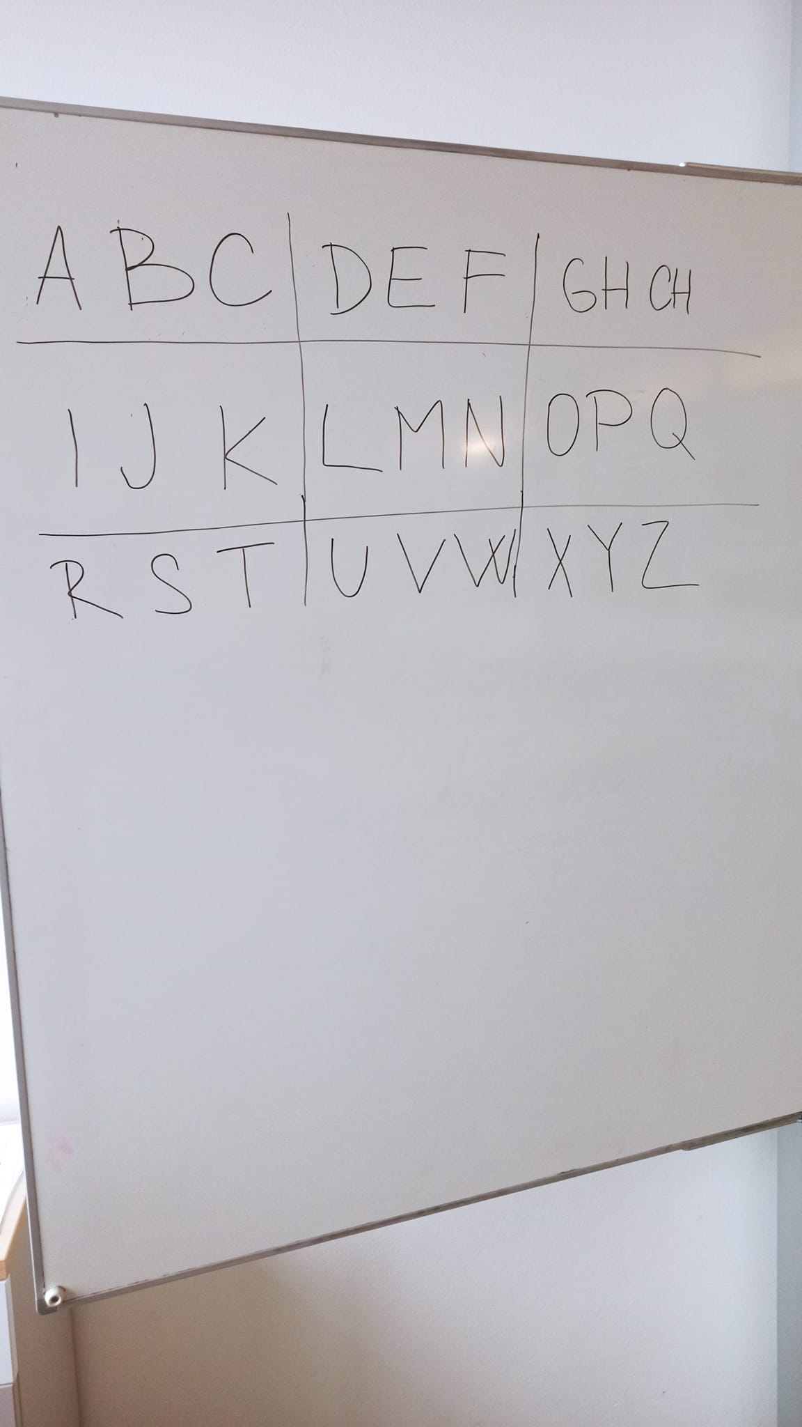 Jak učit děti šifry? Namalujte si mřížku šifry na tabuli